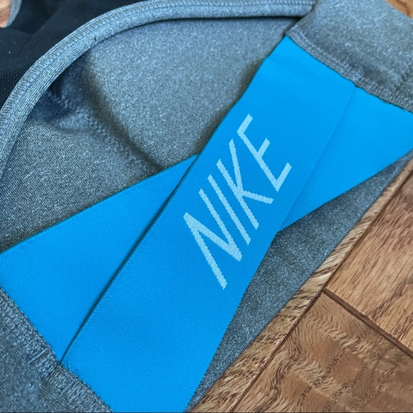 Nike Sports Bra - Picture 3 of 5